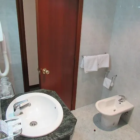 Hotel Virgen Del Camino 3*