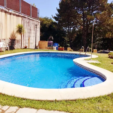 Chalet Boa Vista Chalet: City Views, Pool & Garden Retreat *
