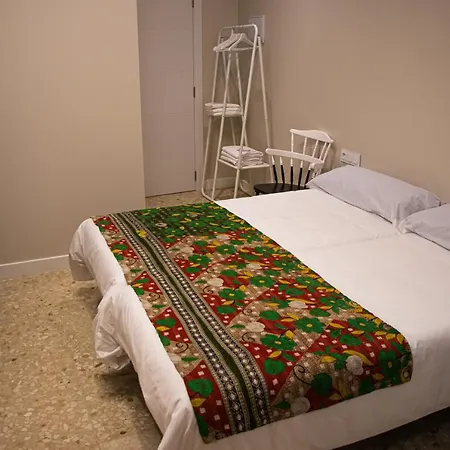 Acola Hostel *