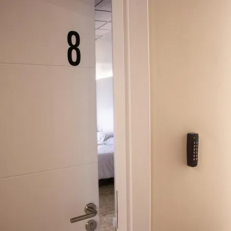 Acola Hostel *