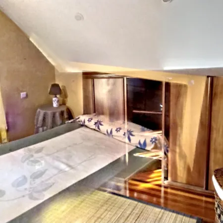 House With 3 Bedrooms In With Enclosed Garden 3 Km From The