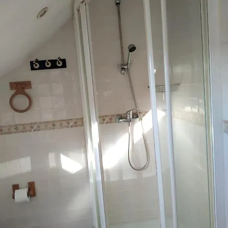 House With 3 Bedrooms In With Enclosed Garden 3 Km From The Holiday home
