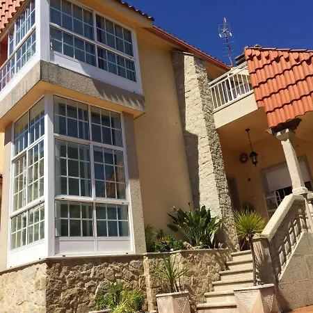 Chalet Boa Vista Chalet: City Views, Pool & Garden Retreat *