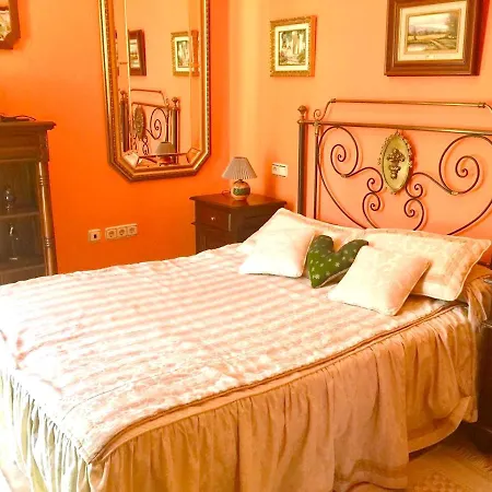 Boa Vista Chalet: City Views, Pool & Garden Retreat Pontevedra
