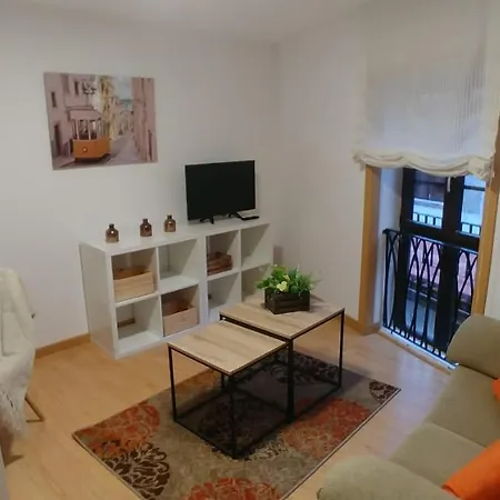 Piso Muy Luminoso En Zona Vieja *