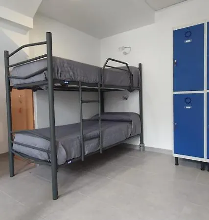 Albergue O Marco *
