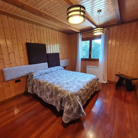 Casa De Madera Con Piscina Privada Holiday home *