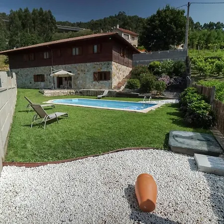 Holiday home Casa De Madera Con Piscina Privada Pontevedra