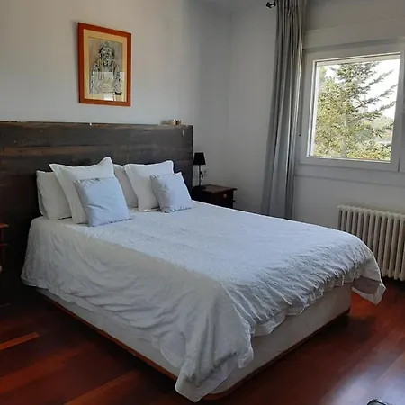 Anselma, Casa Compartida