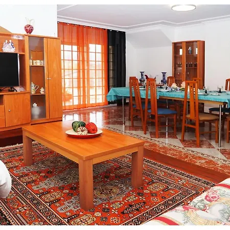 Holiday home O Fogar De Leni *