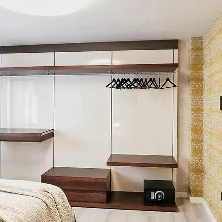 Alameda Apartment *
