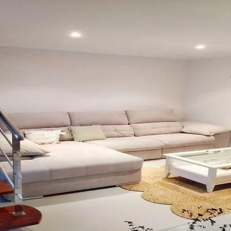 Agradable Casa Con Piscina En Gondomar Holiday home