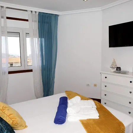 Agradable Casa Con Piscina En Gondomar