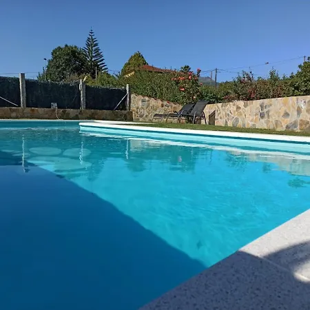 Agradable Casa Con Piscina En Gondomar *