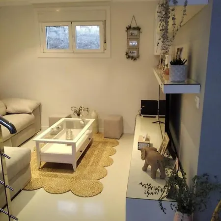 Agradable Casa Con Piscina En Gondomar