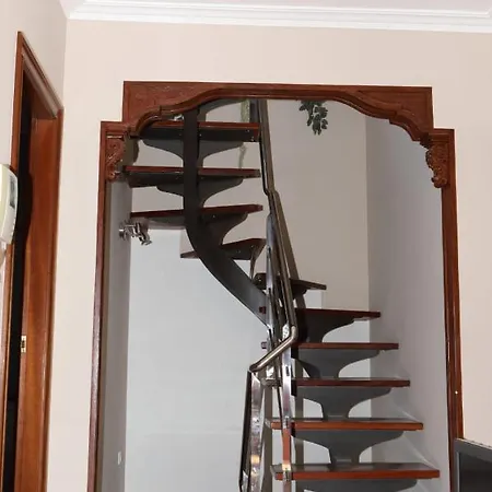 Agradable Casa Con Piscina En Gondomar