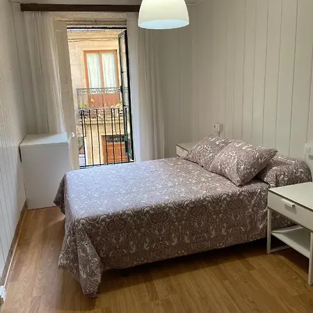 Rua Real 40, 1 *
