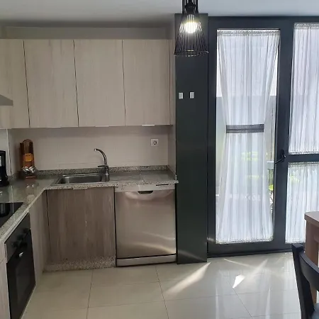 Coco Pardal, Apartment