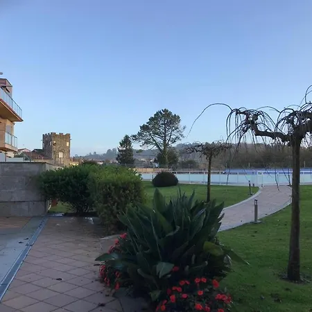 Con Piscina A Escasos Metros De A Lanzada