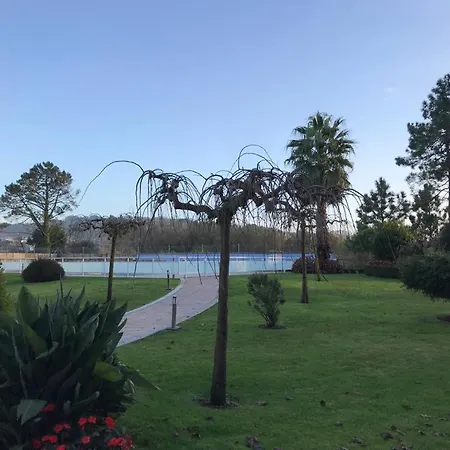 Con Piscina A Escasos Metros De A Lanzada