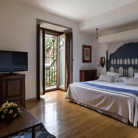 Hotel De 4*