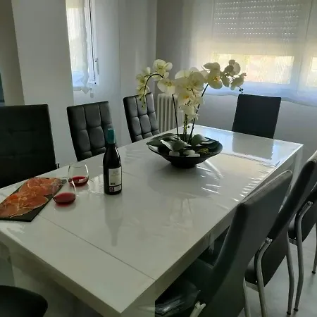 Apartment Claro De Luna