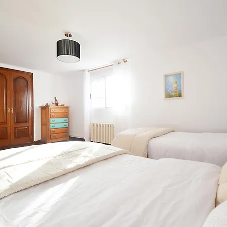 Casa Con Jardin En Vilanova De Arousa Holiday home Pontevedra