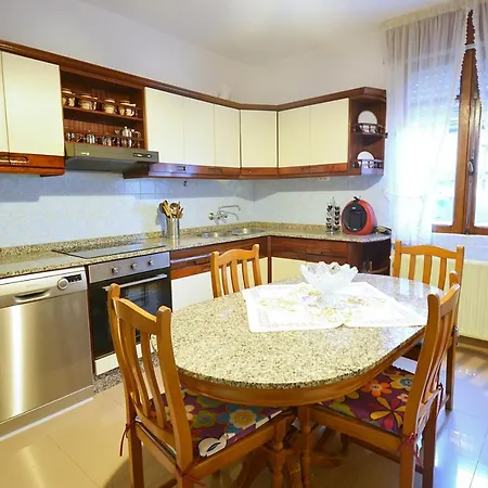 Holiday home Casa Con Jardin En Vilanova De Arousa Pontevedra