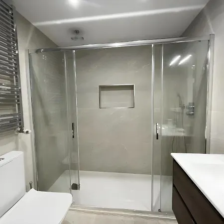 Amplio Y Moderno Piso De 4 Y Terraza *