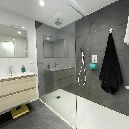 Amplio Y Moderno Piso De 4 Y Terraza Pontevedra