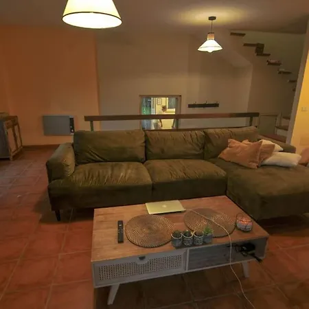 La Platanera: Stonehouse In Oceanside Village Holiday home Pontevedra