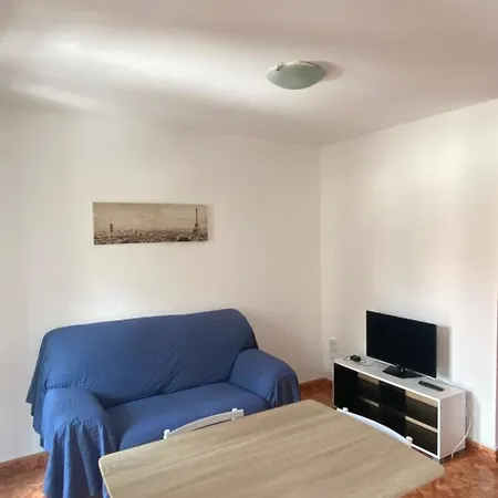 Plaza Celso Garcia De La Riega 6 2 Apartment *