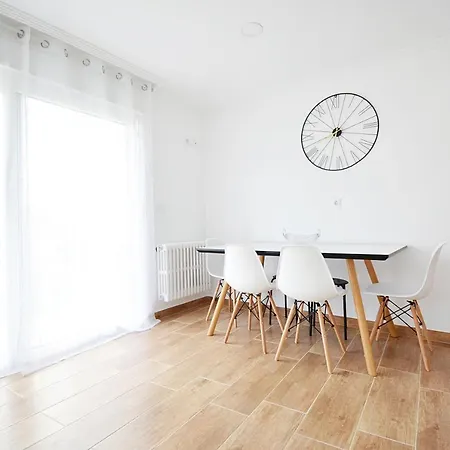 Galihost - Casa Con Jardin En