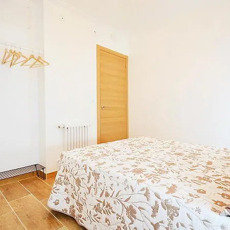 Galihost - Casa Con Jardin En *