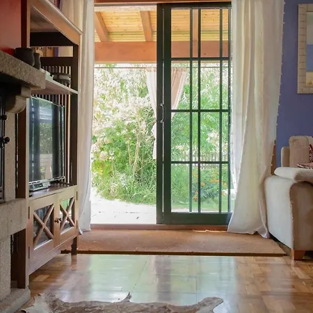Con Piscinajardinbarbacoa Holiday home