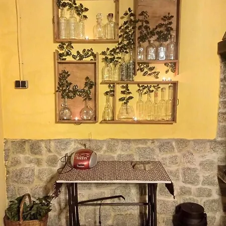 Con Piscinajardinbarbacoa Holiday home
