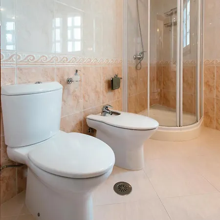 Casa Bella Lalin- 4 Double Bedroom Galician Country Home! Holiday home