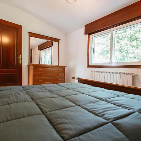 Holiday home Casa Bella Lalin- 4 Double Bedroom Galician Country Home!