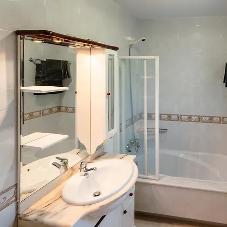 Casa Bella Lalin- 4 Double Bedroom Galician Country Home! Holiday home *