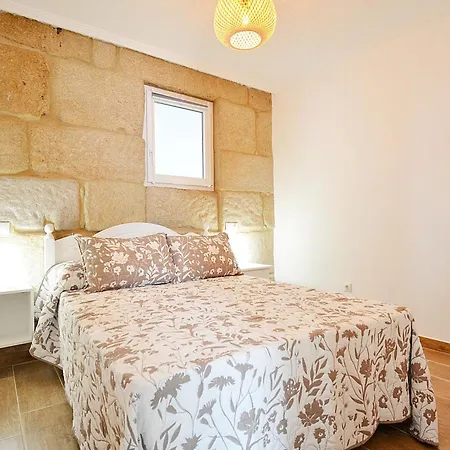 Galihost - Casa Con Jardin En Pontevedra