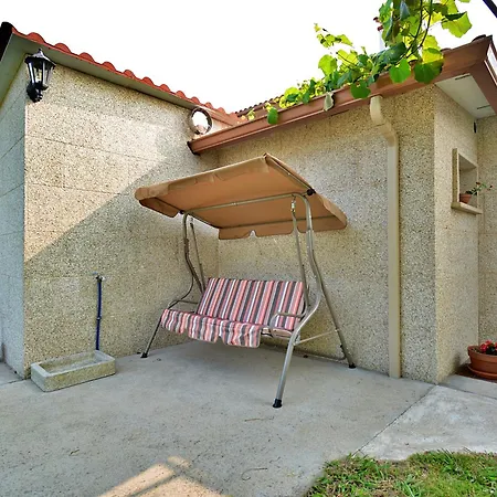 Galihost - Casa Con Jardin En *