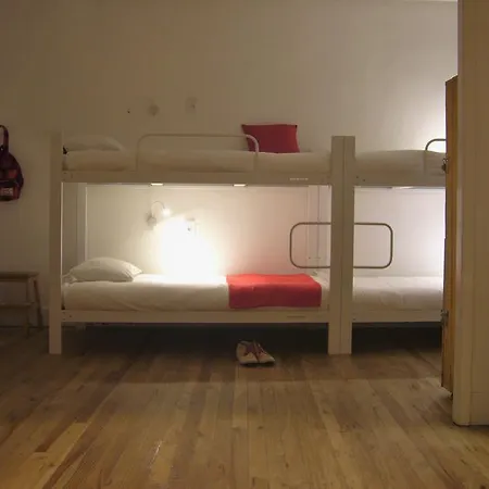 Hostel Slow *