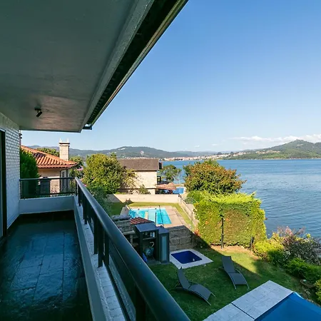 Holiday home Espectacular Casa Vilaboa