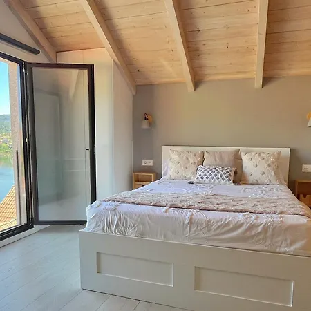Holiday home Casa Dos Peixinos Pontesampaio Pontevedra