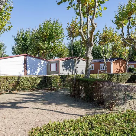 Village de vacances F *
