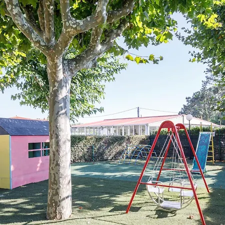Aldeamento Turístico A6 *