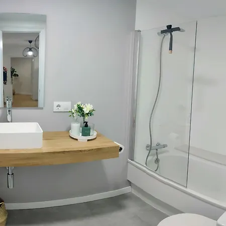 Aita Y Ama Apartment *