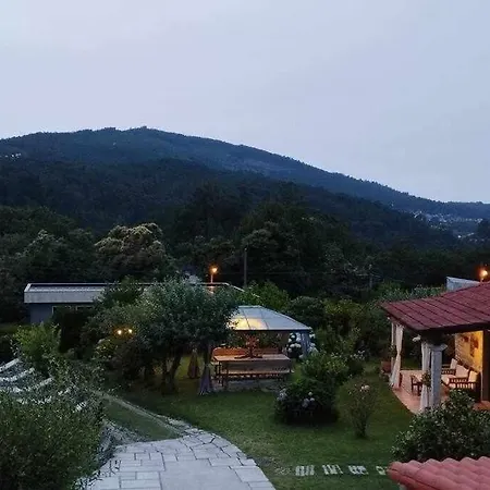Con Piscinajardinbarbacoa Holiday home *