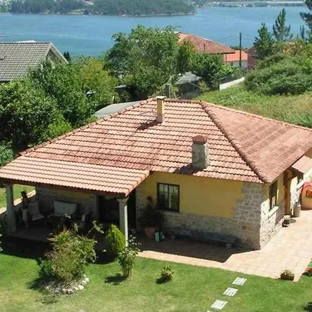 Holiday home Con Piscinajardinbarbacoa Pontevedra