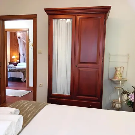 Holiday home Con Piscinajardinbarbacoa